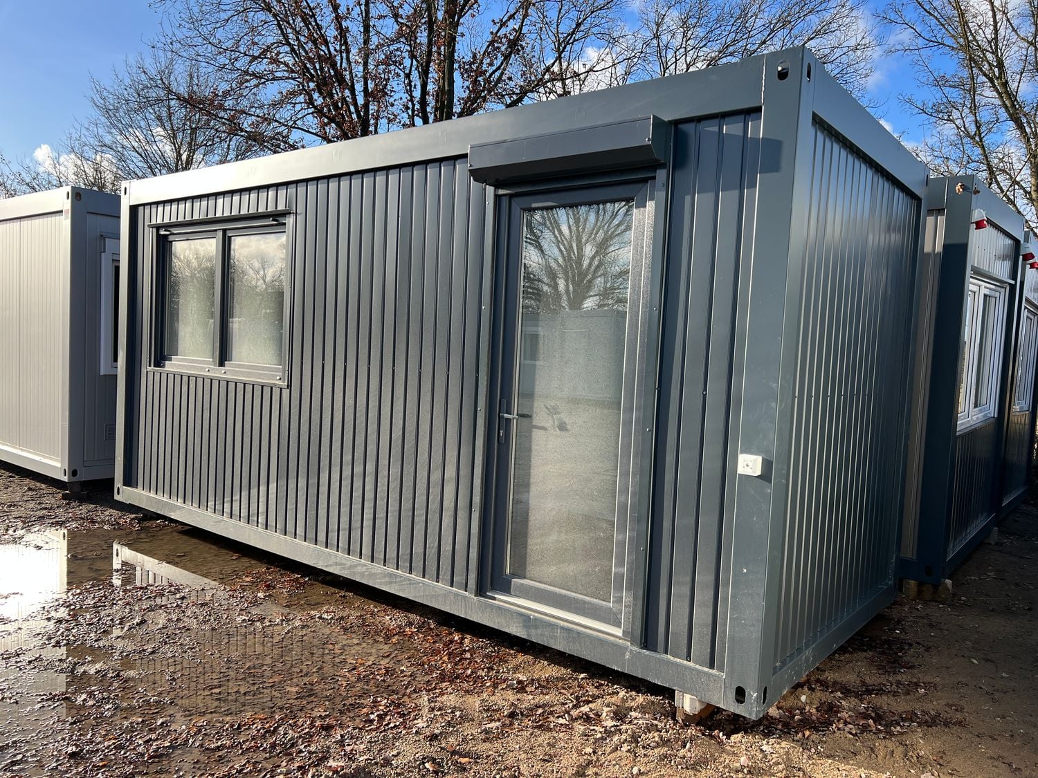 Bürocontainer 6,00 x 2,44 Glastür mit Rollladen Anthrazitgrau