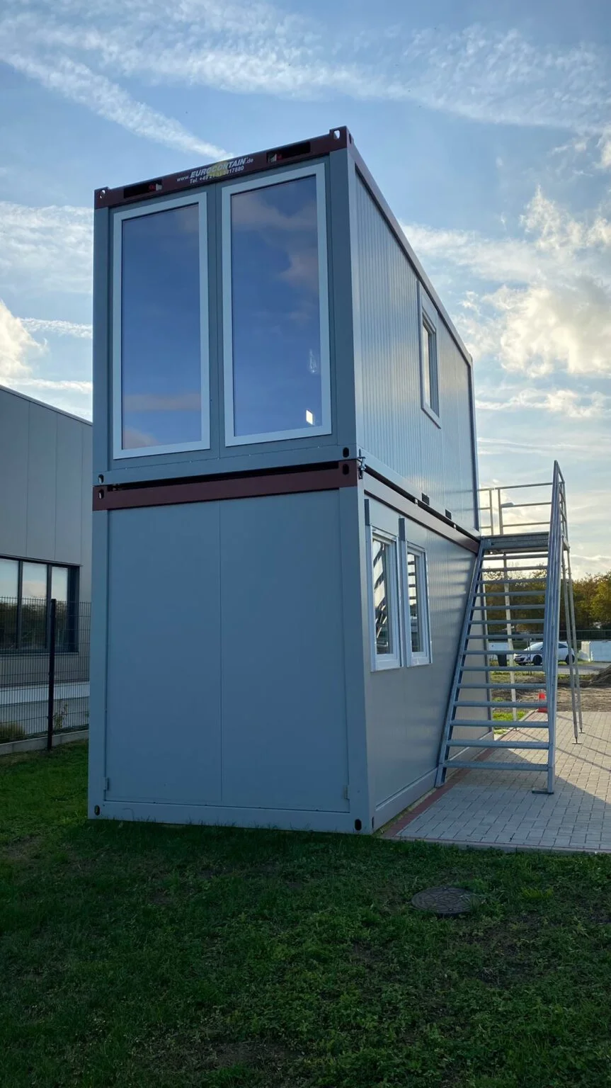 Zweigeschossiger 20 Fuß Wohncontainer mit Außentreppe